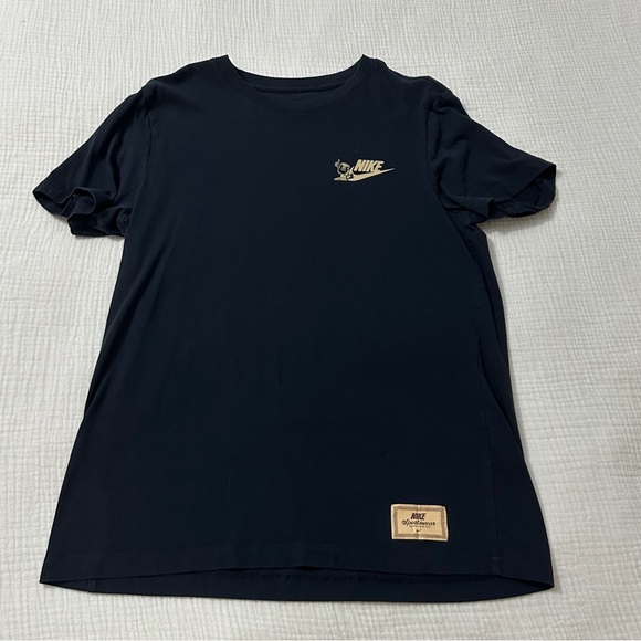 NWOT Nike Tee - Picture 6 of 8